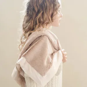 Daisy Lush Satin Border Blanket