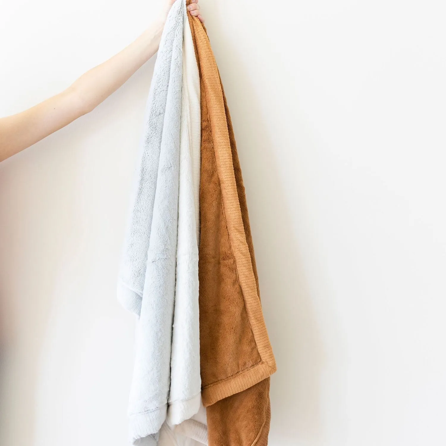 Saranoni Lush Receiving Blanket | Camel