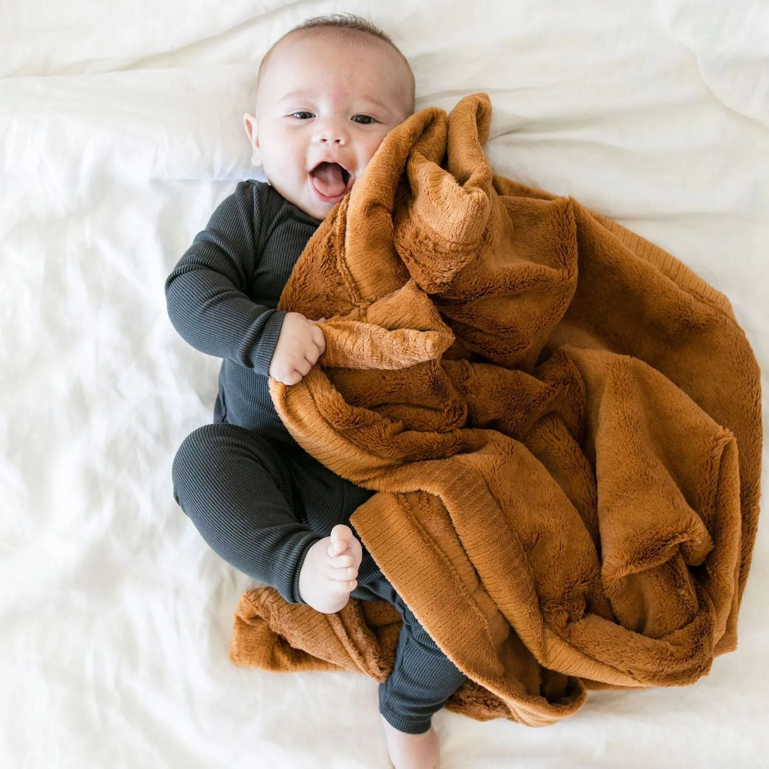 Saranoni Lush Receiving Blanket | Camel